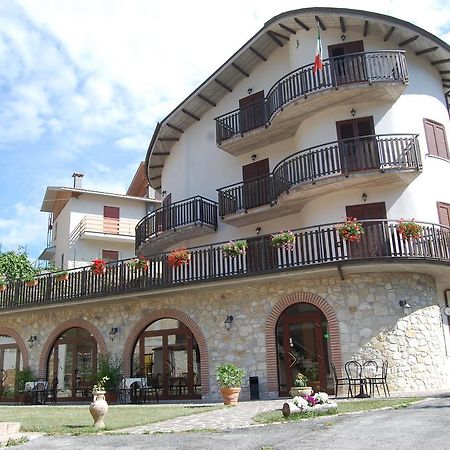 B&B La Tana Dell'Orso Villalago Εξωτερικό φωτογραφία