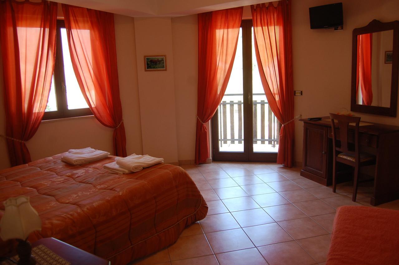 B&B La Tana Dell'Orso Villalago Εξωτερικό φωτογραφία