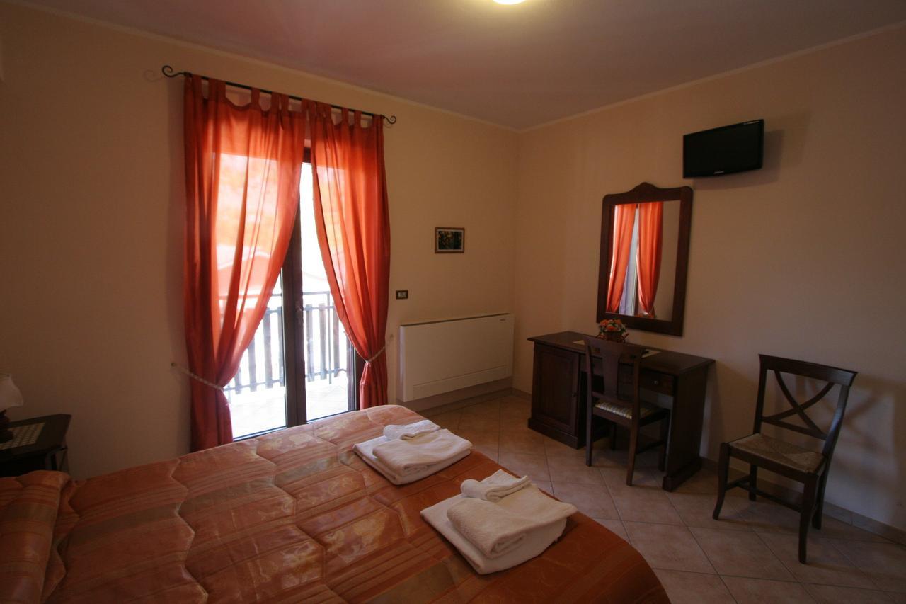 B&B La Tana Dell'Orso Villalago Εξωτερικό φωτογραφία